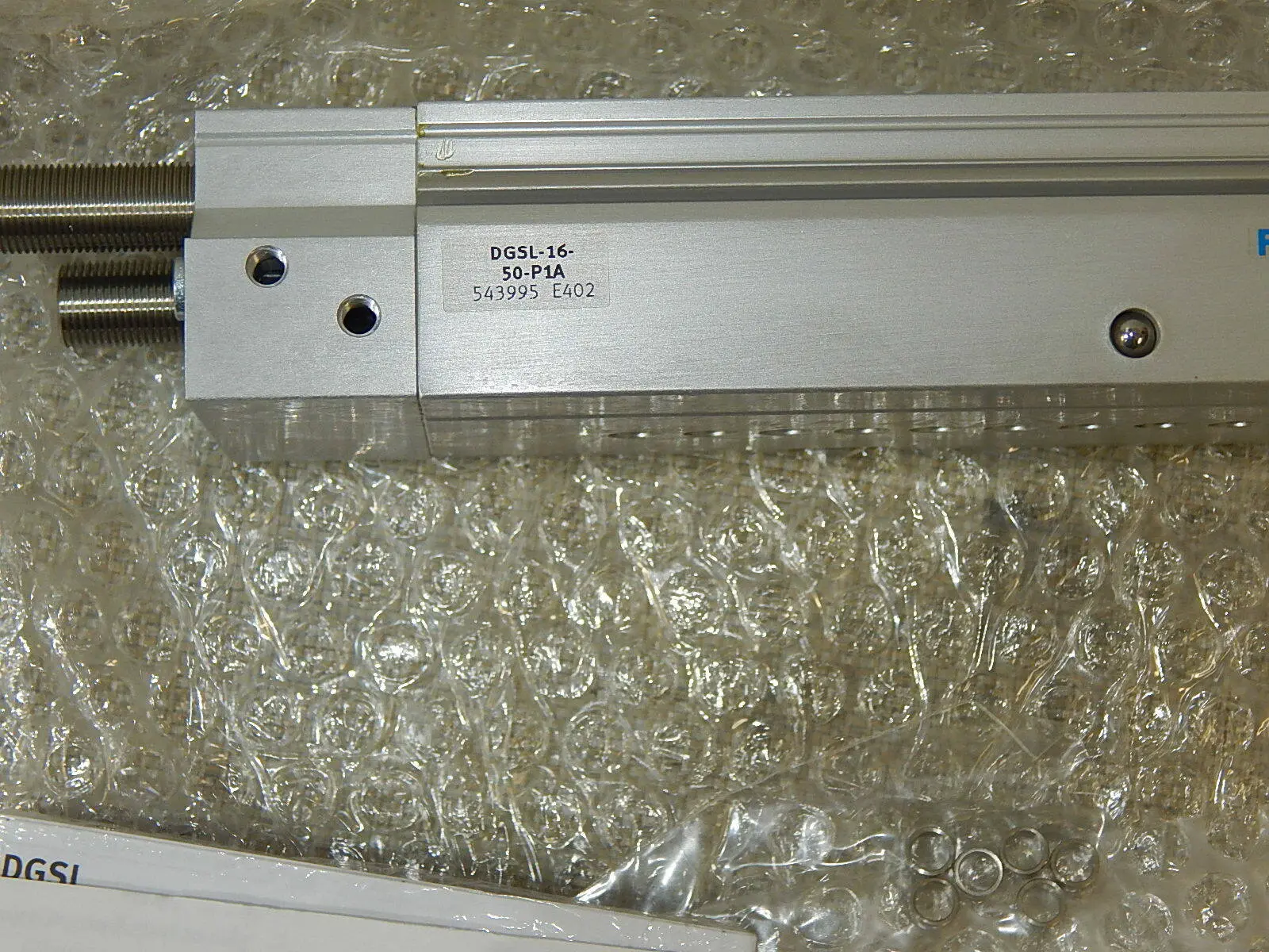 Produktfoto 1 von FESTO DGSL-16-50-P1A (543995) Mini-Schlitten  NEU