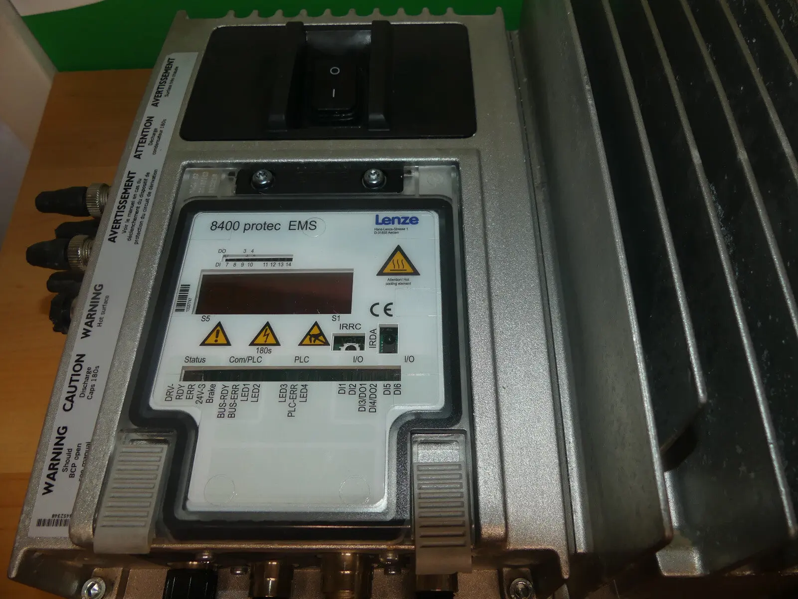 Produktfoto 1 von lenze 8400 protec ems e84dppke3024c5cnre used