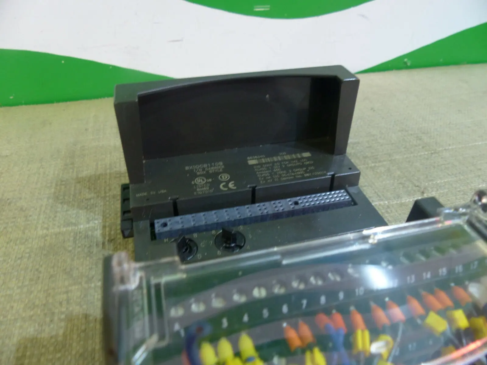 Produktfoto 1 von GE Fanuc BXIOCB110B I/O Carrier Box Style