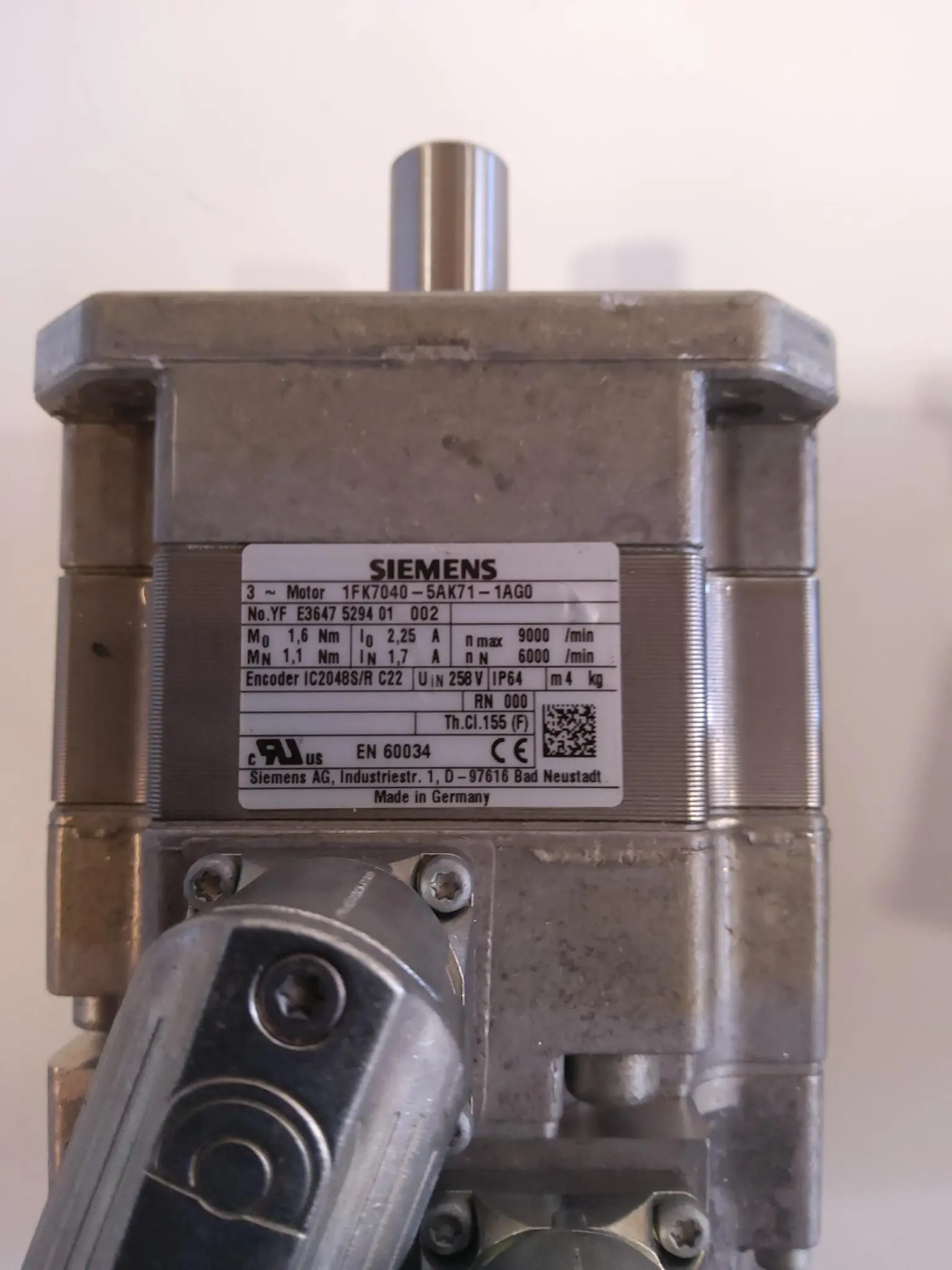 Produktfoto 1 von SIEMENS SERVOMOTOR INKREMENTAL ENCODER COD.: 1FK7040-5AK71-1AG0