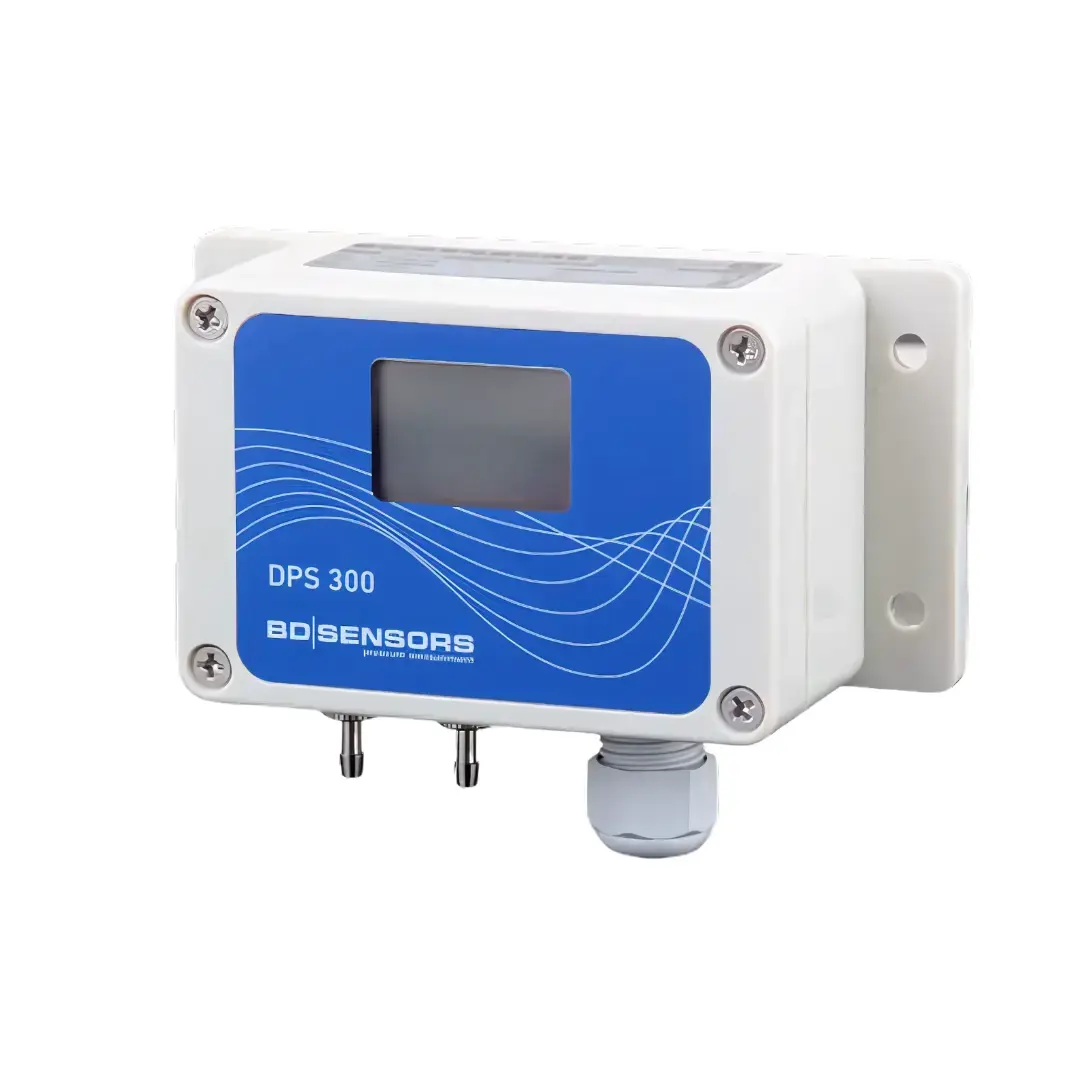 Produktfoto 1 von Differential pressure sensor DPS300, 0...0.1 bar, 4-20 mA, Ø 6,6 x 11, 2 switching contacts, LCD